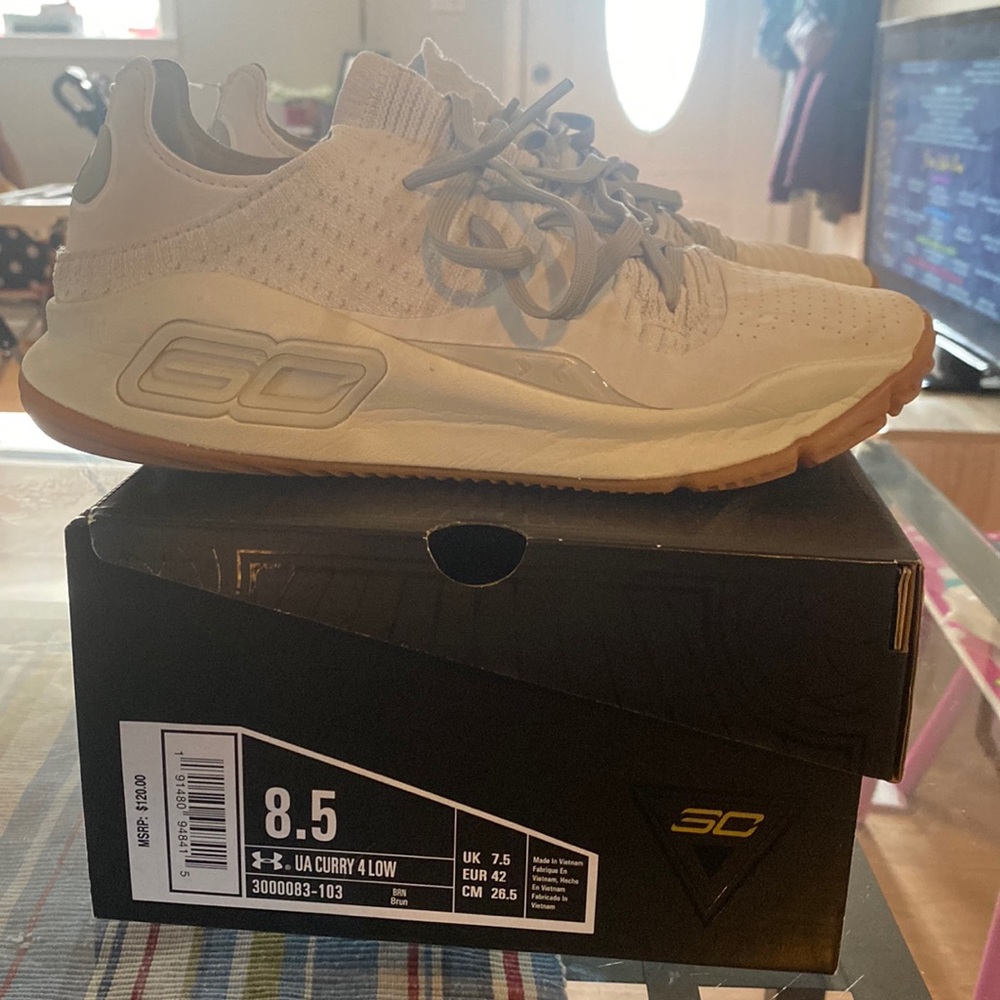 Basketball sneakers